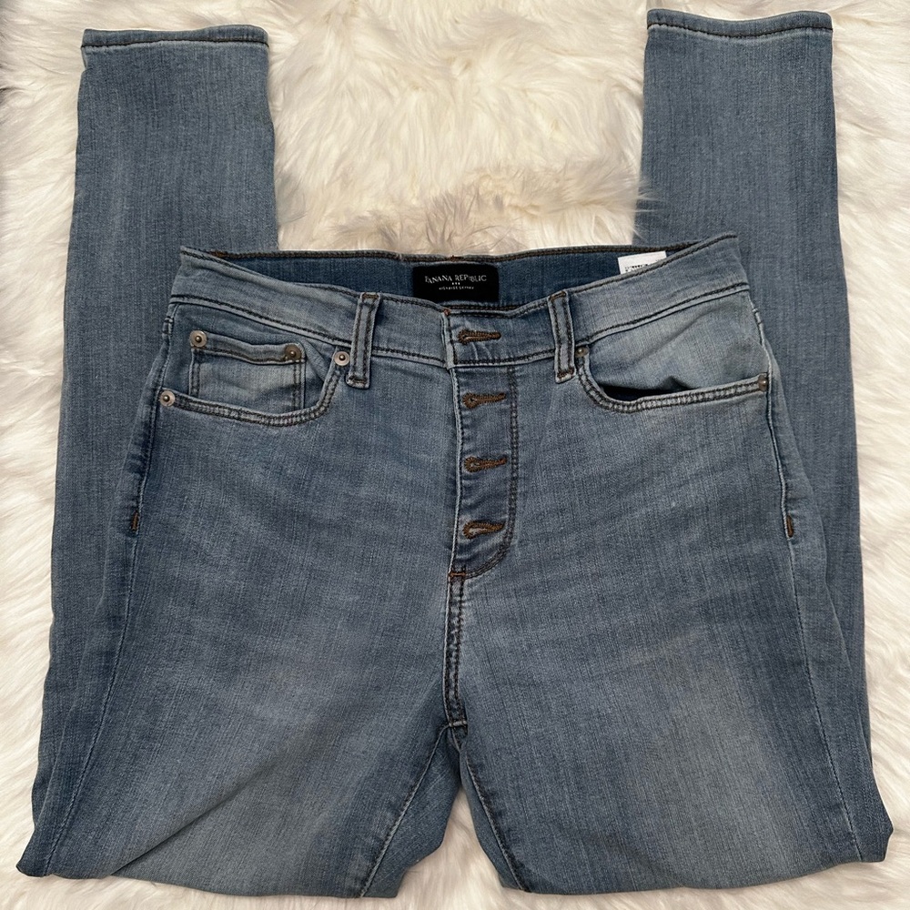 EUC BANANA REPUBLIC HIGH RISE SKINNY JEANS IN WOMEN’s  SIZE 27P/4P